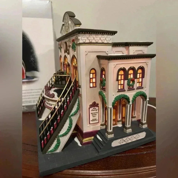 Dept 56 Christmas in the city - the majestic theatre - limited edition - Picture 4 of 14
